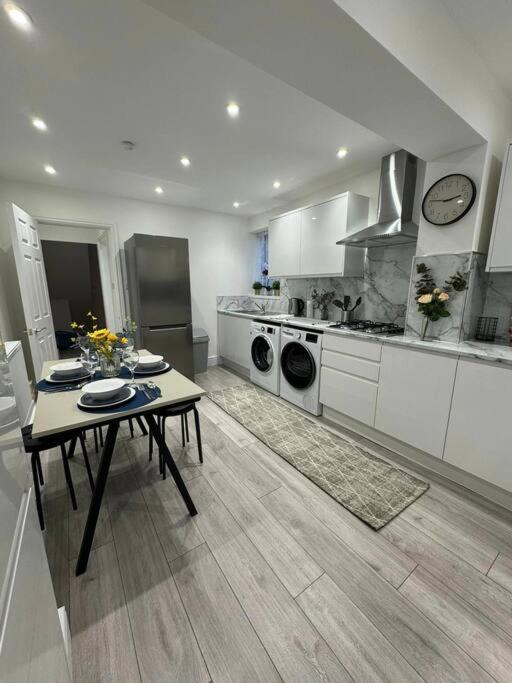 Modern 5 Bed Near Excel -Big Ben Villa Londra Exterior foto