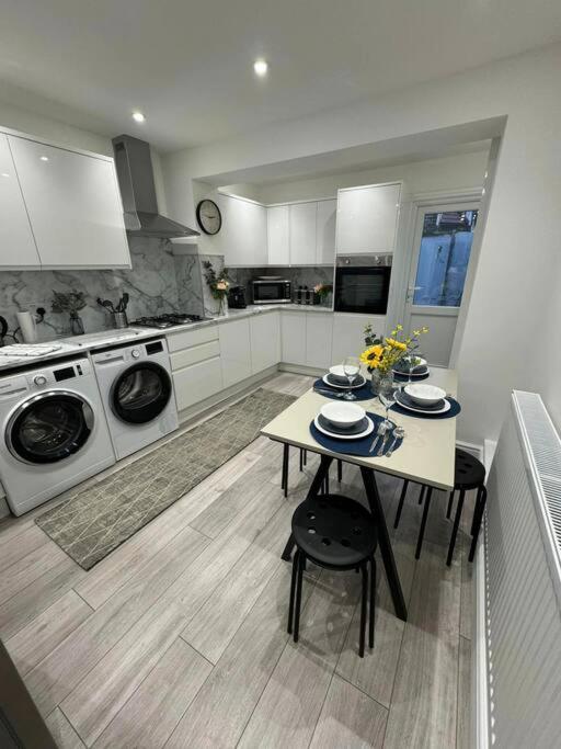 Modern 5 Bed Near Excel -Big Ben Villa Londra Exterior foto
